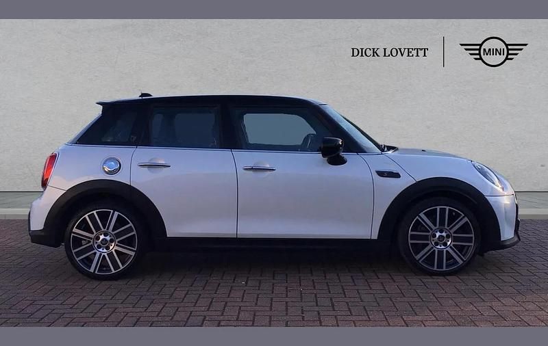 Used Mini Cooper S Exclusive 176 HP (129 kW) 2024 White Hatchback