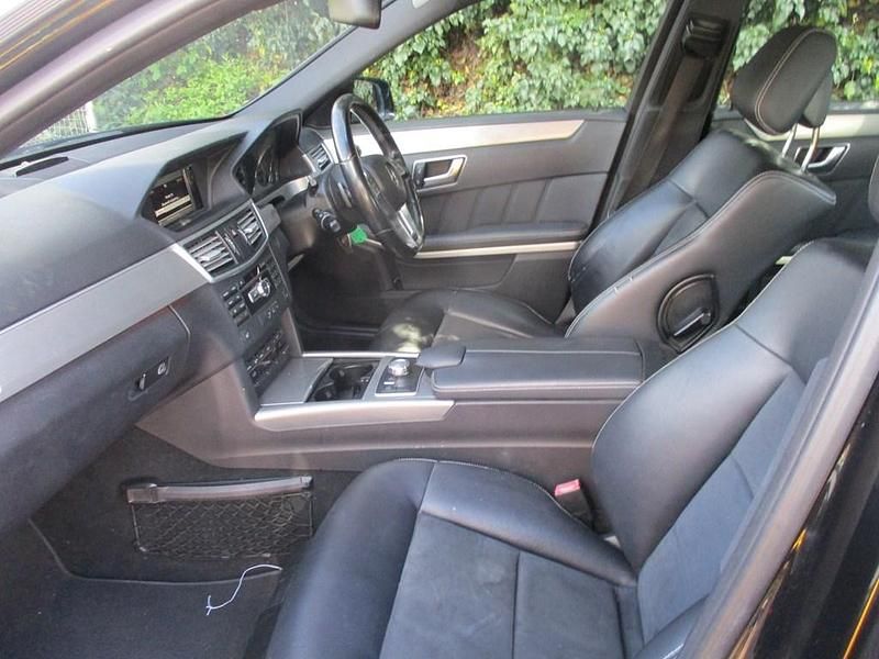 Begagnad Mercedes E220 170 HK (125 kW) 2013 Svart Sedan