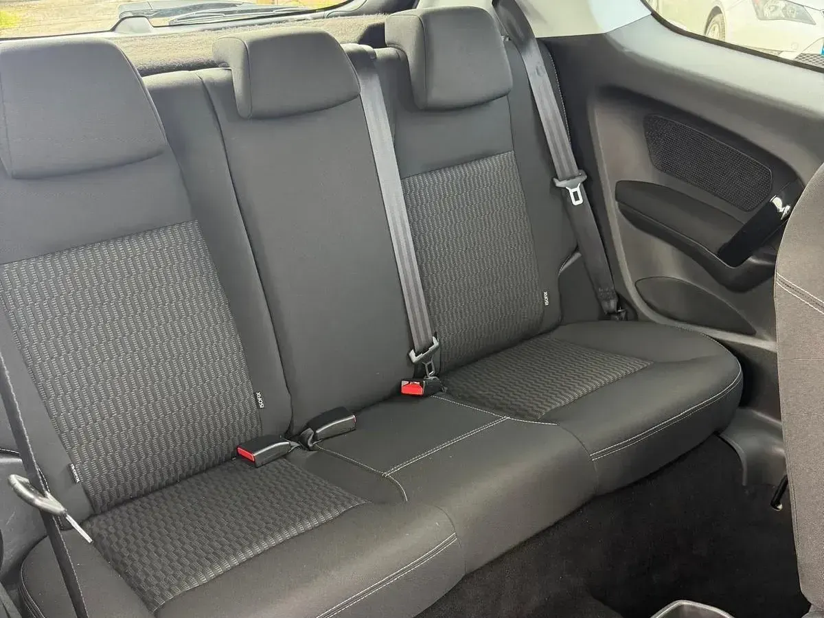 Used Peugeot 208 Active 68 HP (50 kW) 2015 Black Hatchback