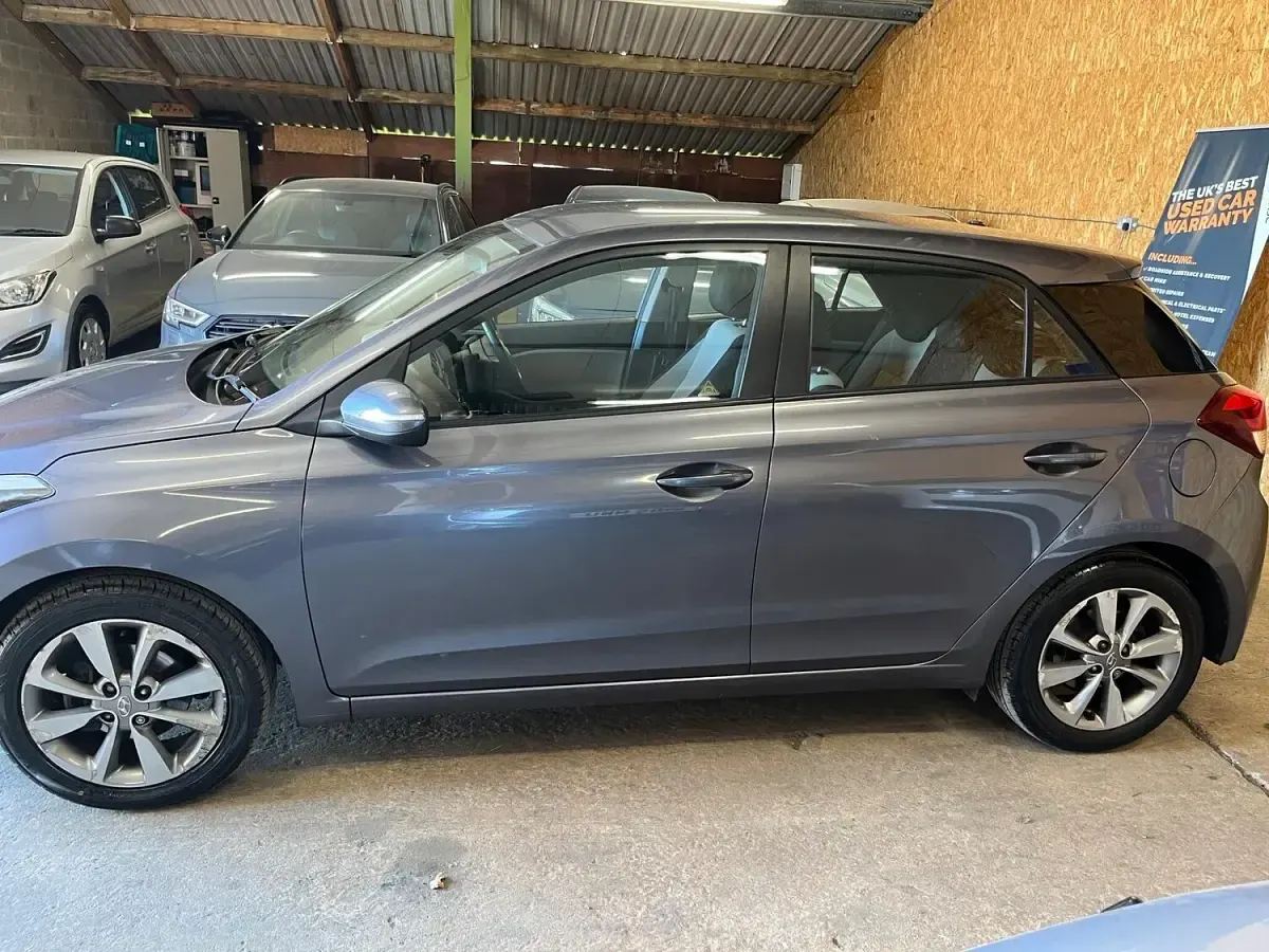 Used Hyundai i20 SE 100 HP (73 kW) 2016 Grey Hatchback