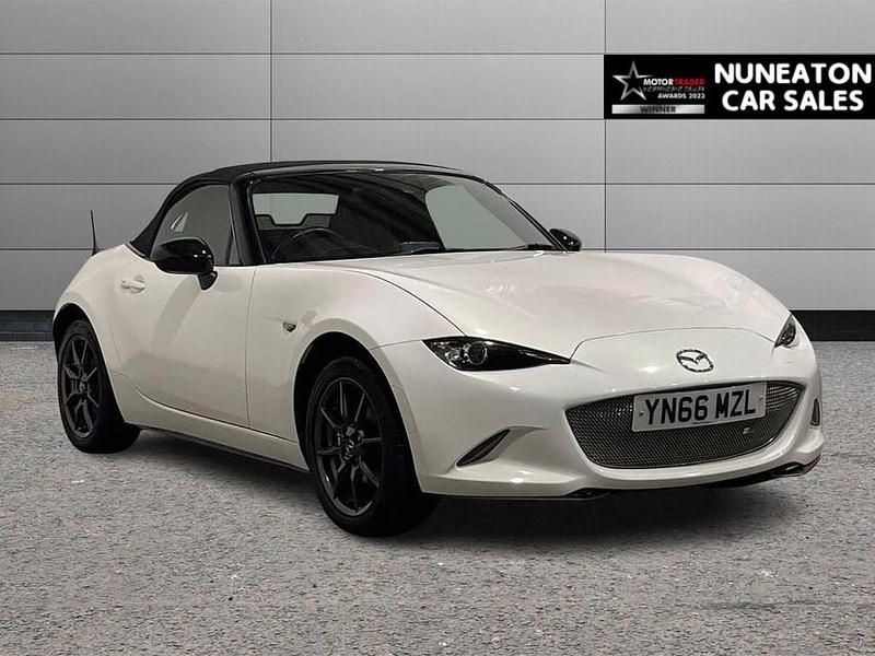 Used Mazda MX5 Inclusive 131 HP (96 kW) 2016 White Cabriolet