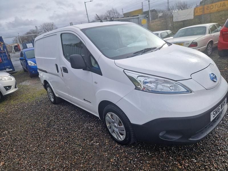 Usado Nissan e-NV200 Acenta 80 kW (109 HP) 2016 Branco Monovolume