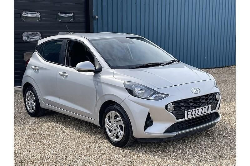 Used Hyundai i10 SE 67 HP (49 kW) 2022 Silver Hatchback