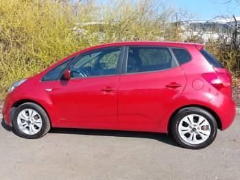 Used Kia Venga 89 HP (65 kW) 2015 Red Hatchback