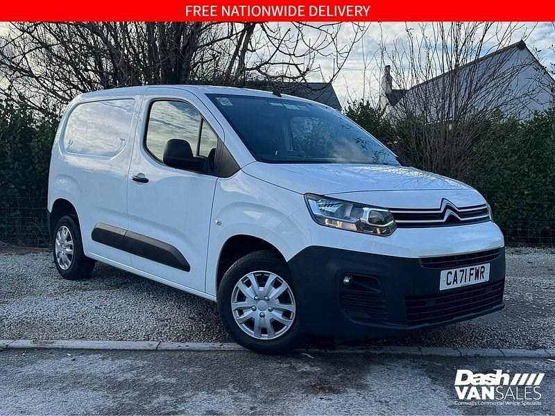 Used Citroën Berlingo 75 HP (55 kW) 2021 White MPV
