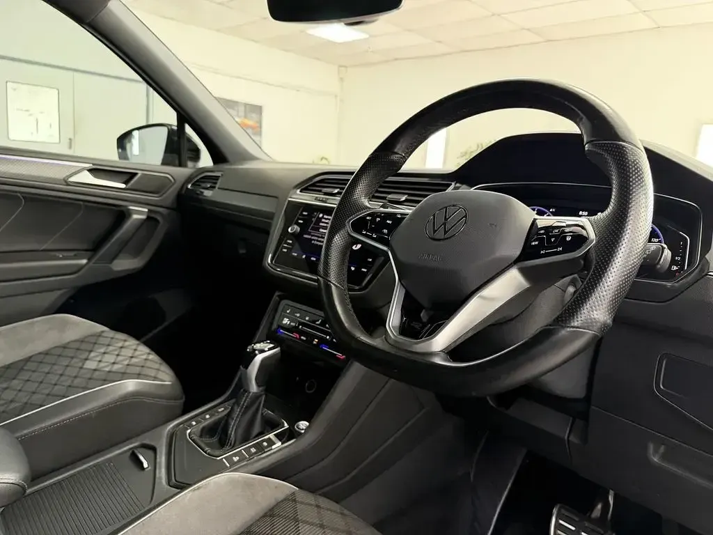Used VW Tiguan R-line Edition 150 HP (110 kW) 2023 Black SUV