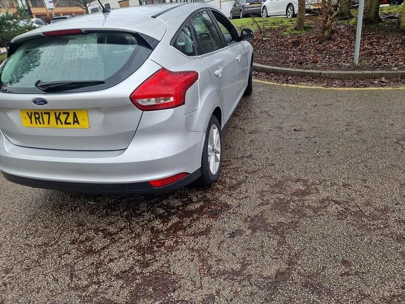Used Ford Focus Zetec 120 HP (88 kW) 2017 Silver Hatchback