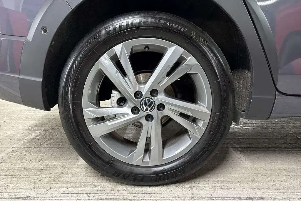 Used VW Taigo R-line 115 HP (84 kW) 2024 Grey SUV