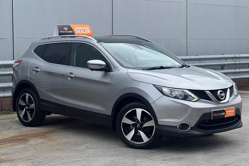 Used Nissan Qashqai N-Connecta 110 HP (80 kW) 2016 Silver SUV