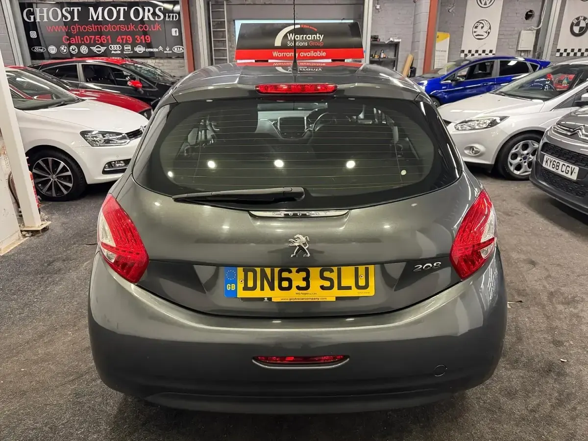 Used Peugeot 208 Active 70 HP (51 kW) 2013 Grey Hatchback