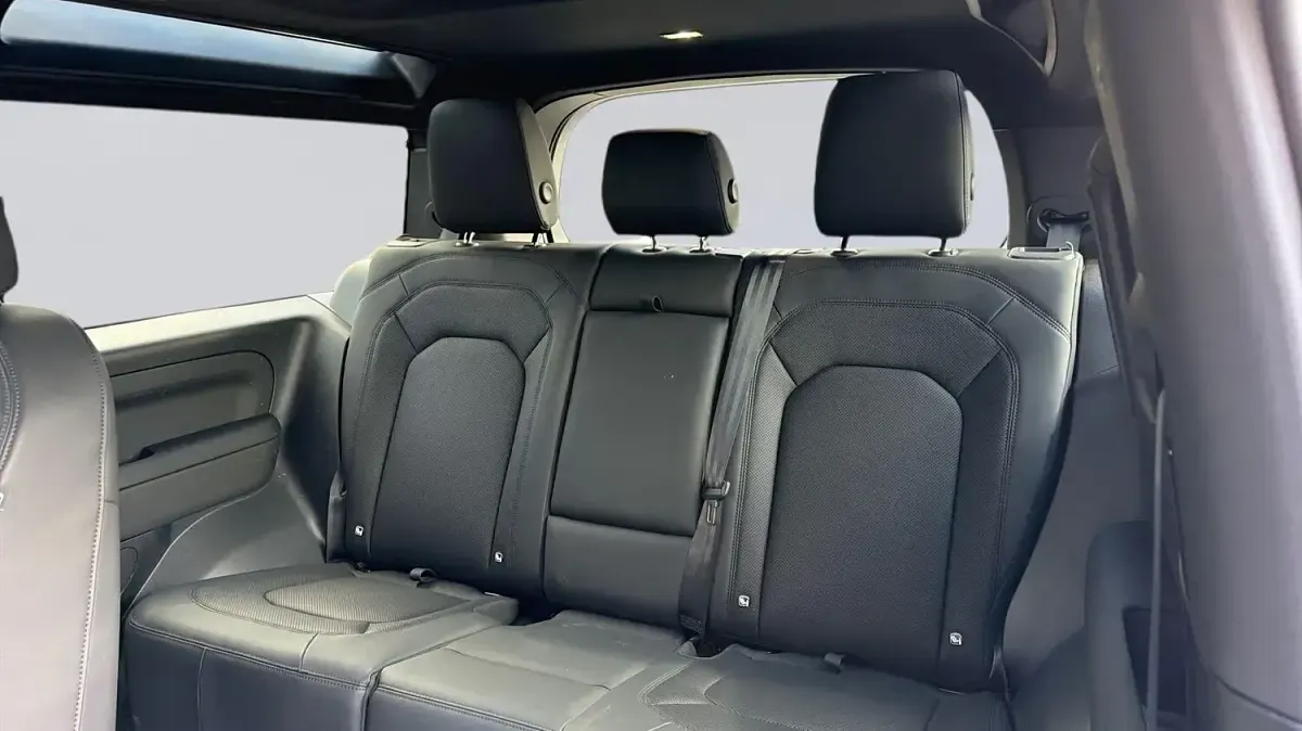 Used Land Rover Defender SE Dynamic 2025 Grey SUV