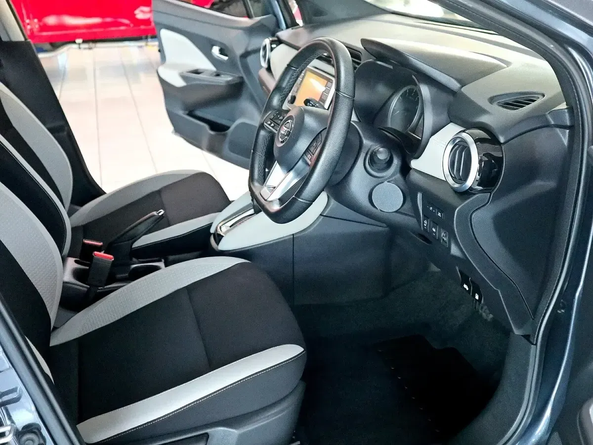 Used Nissan Micra Tekna 92 HP (67 kW) 2021 Grey Hatchback