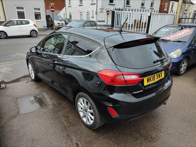 Używany Ford Fiesta Titanium 2018 Czarny Hatchback