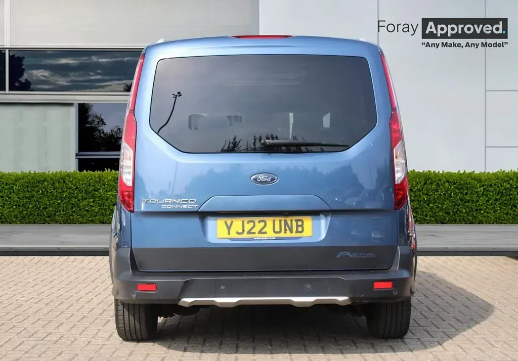 Used Ford Grand Tourneo Connect Active 2022 Chrome blue MPV