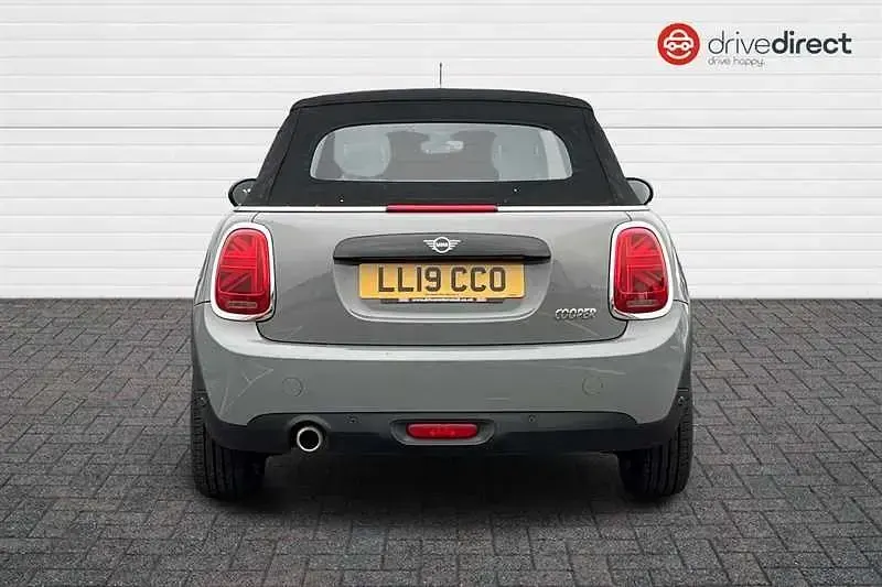 Begagnad Mini Cooper Cabriolet Classic 136 HK (100 kW) 2019 Grå Cab