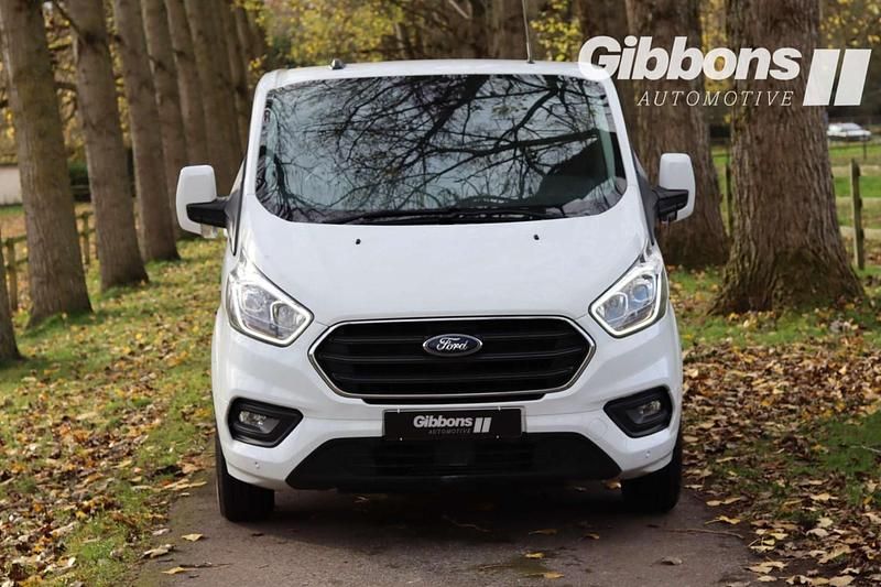 Used Ford Transit Custom Limited 130 HP (95 kW) 2022 White Van