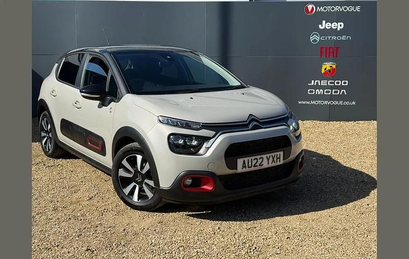 Used Citroën C3 PureTech 81 HP (59 kW) 2022 Beige Hatchback