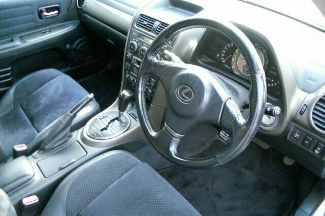 Used Lexus IS200 153 HP (112 kW) 2000 Sedan