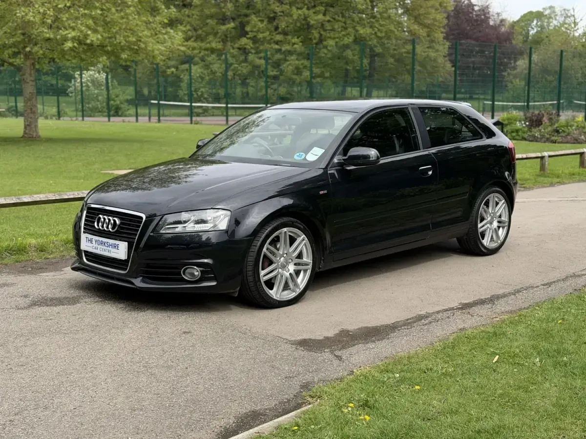 Begagnad Audi A3 S-Line 2012 Svart Halvkombi