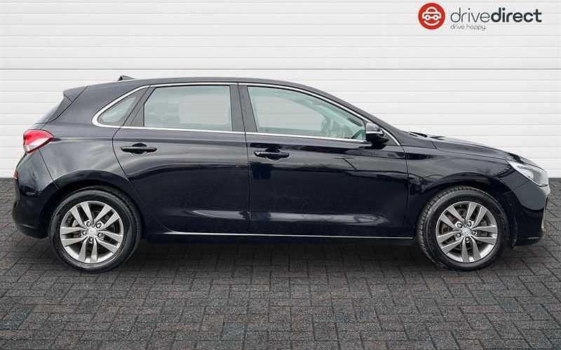 Used Hyundai i30 SE 120 HP (88 kW) 2020 Hatchback