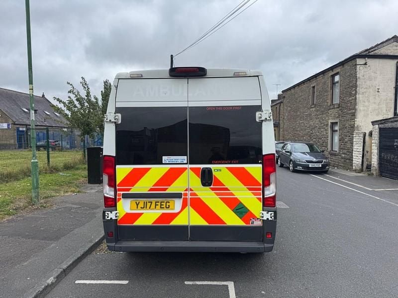 Used Peugeot Boxer 130 HP (95 kW) 2017 White Van