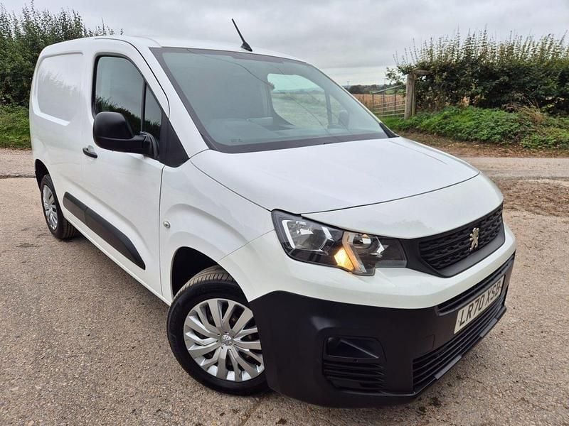 White Used 2020 Peugeot Partner Van | £7,990 (Good price) - Image 1/4