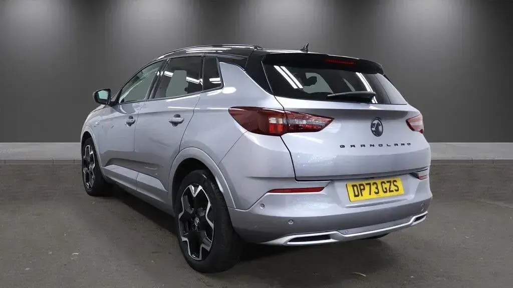 Second-hand Vauxhall Grandland X Ultimate 130 CP (95 kW) 2023 Gri SUV