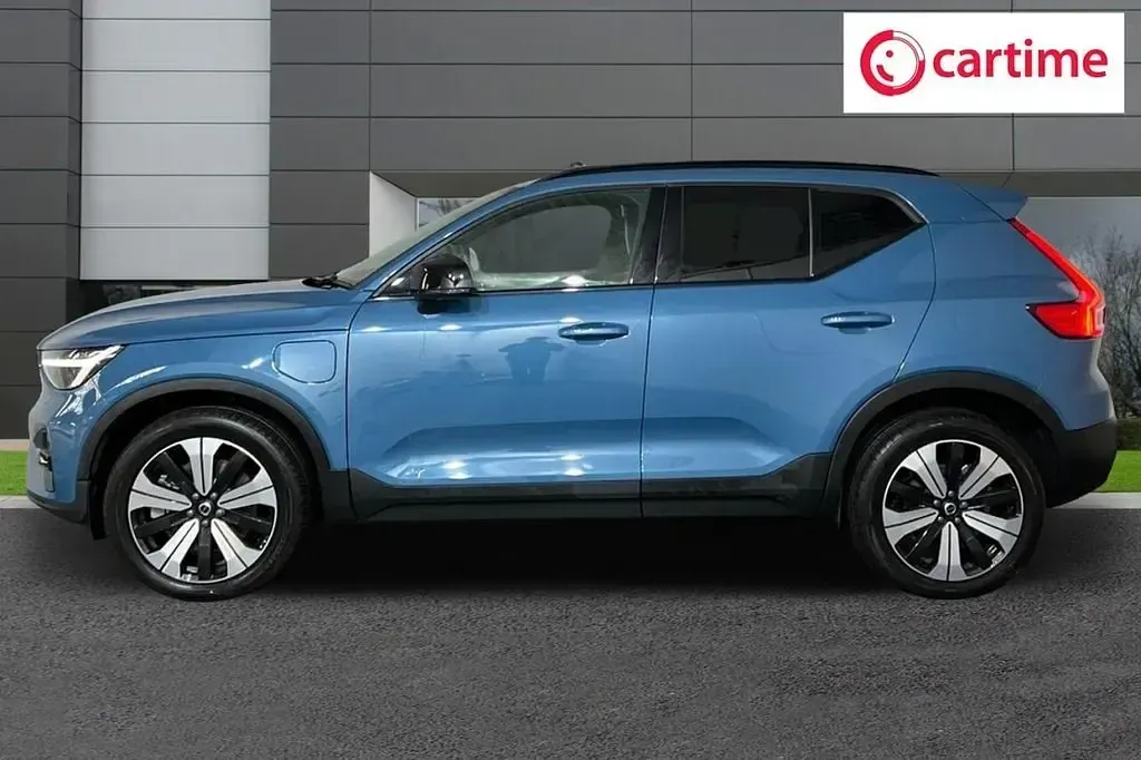 Używany Volvo XC40 Ultimate 2023 Niebieski SUV