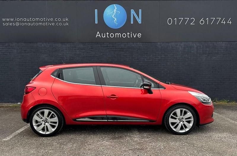 Gebraucht Renault Clio IV Dynamique 90 PS (66 kW) 2015 Rot Kleinwagen