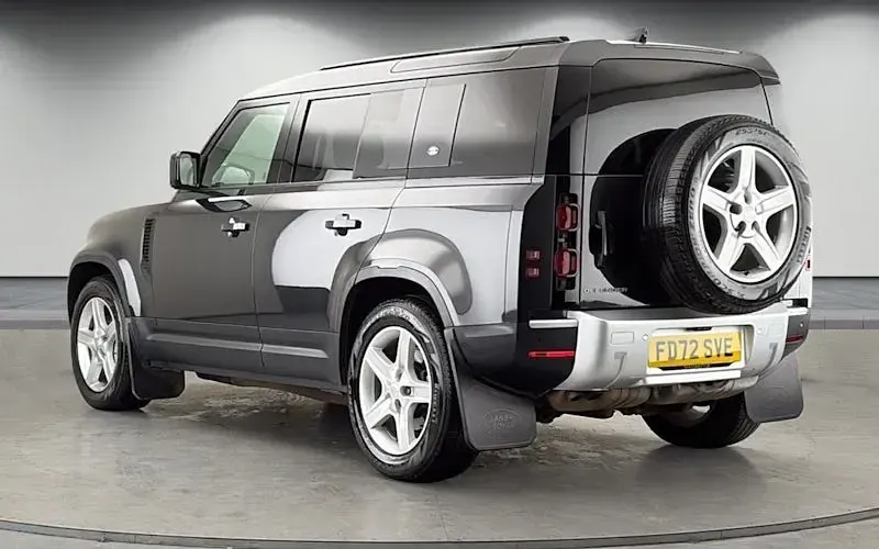 Used Land Rover Defender HSE 300 HP (220 kW) 2023 Carpathian grey SUV