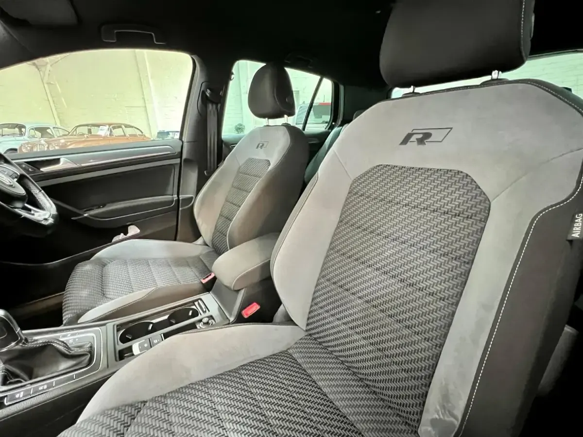 Używany VW Golf VII R-line 150 KM (110 kW) 2019 Czarny Hatchback