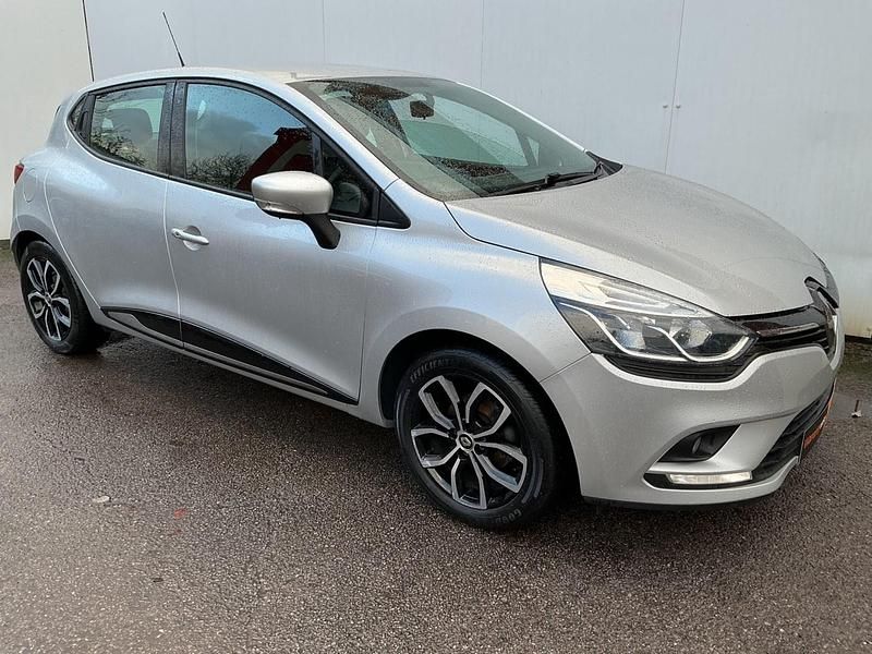 Used Renault Clio IV Play 2019 Silver Hatchback