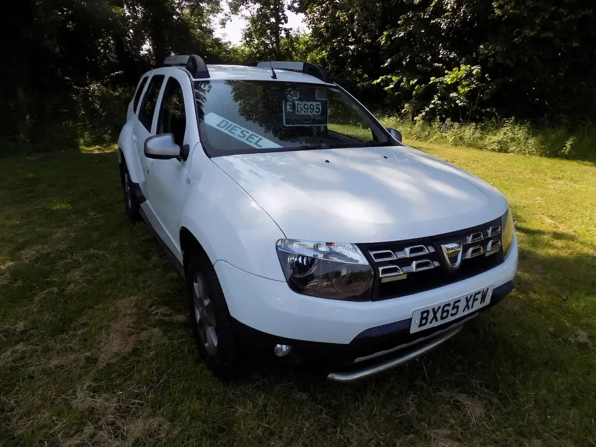 Used Dacia Duster Lauréate 110 HP (80 kW) 2015 White SUV