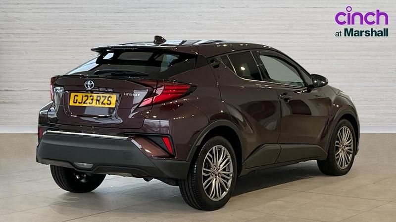 Used Toyota C-HR 122 HP (89 kW) 2023 Mauve/purple SUV