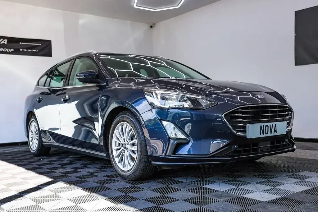 Used Ford Focus Titanium 155 HP (114 kW) 2020 Blue Estate