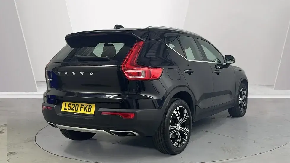 Used Volvo XC40 Inscription 188 HP (138 kW) 2020 Black SUV