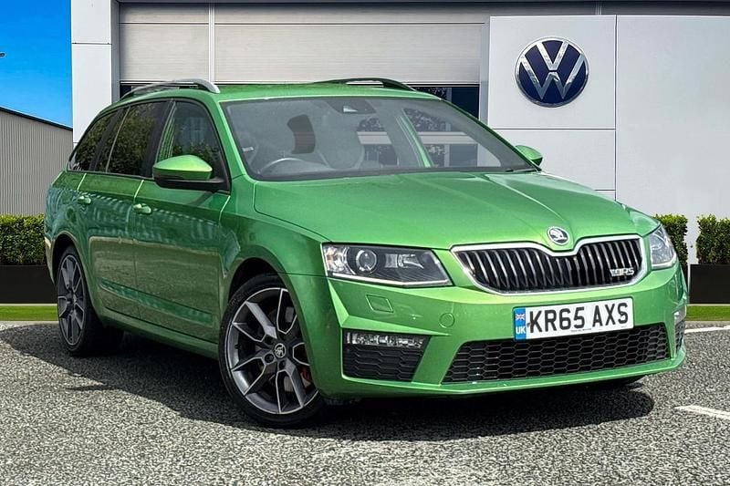 Green Used 2016 Skoda Octavia vRS Estate | £10,602 (Good price) - Image 1/4