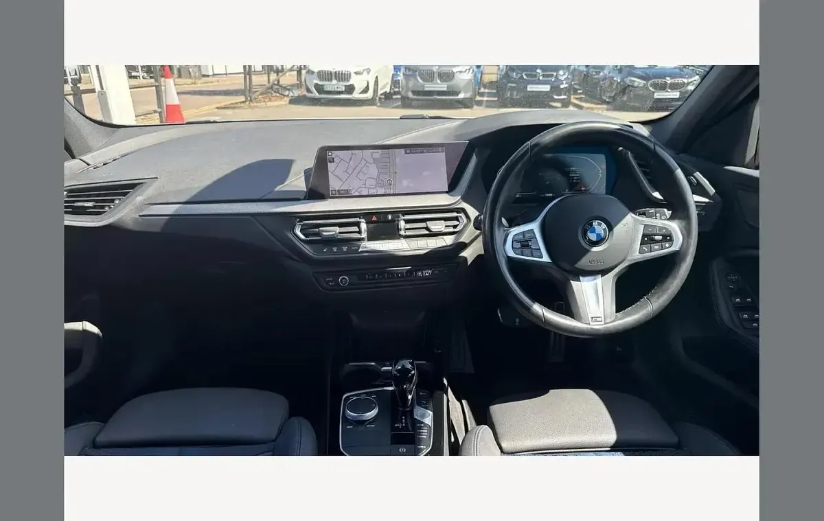 Used BMW 118 M Sport 134 HP (98 kW) 2023 White Hatchback