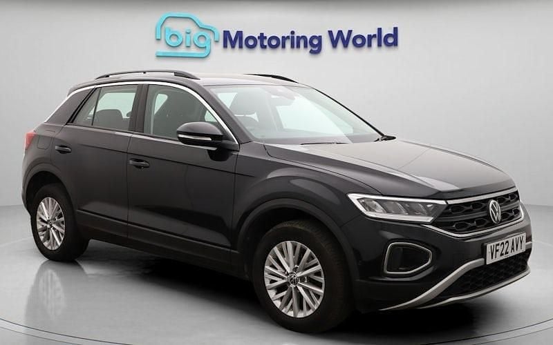 Used 2024 VW T-Roc Life SUV | £16,401 (Good price) - Image 1/4