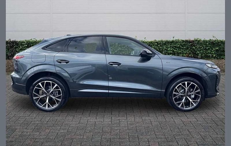 New Audi Q3 Comfort 267 HP (196 kW) 2026 Grey SUV