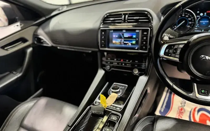 Used Jaguar F-Pace R-Sport 241 HP (177 kW) 2018 Black SUV