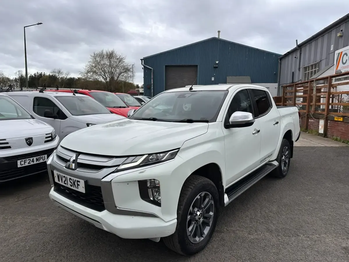 Second-hand Mitsubishi L200 150 CP (110 kW) 2021 Alb Pickup