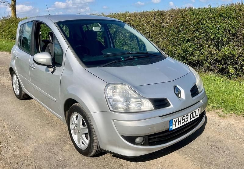 Używany Renault Grand Modus Dynamique 86 KM (63 kW) 2009 Srebrny Minivan