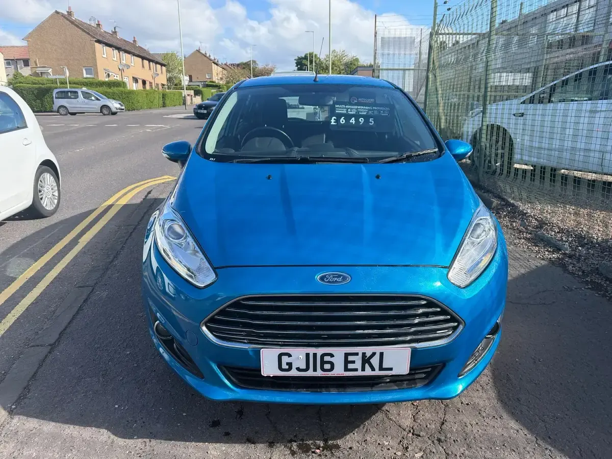 Used Ford Fiesta Zetec 82 HP (60 kW) 2016 Blue Hatchback