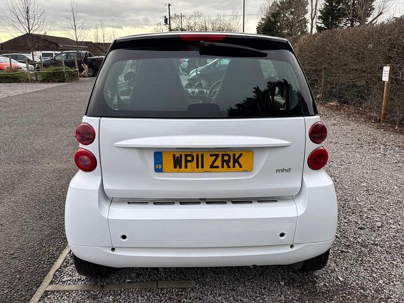 Used Smart ForTwo Coupé Passion 71 HP (52 kW) 2011 White Coupe