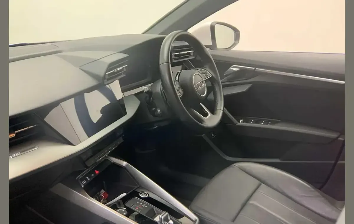 Used Audi A3 e-tron Sport 200 HP (147 kW) 2021 White Hatchback