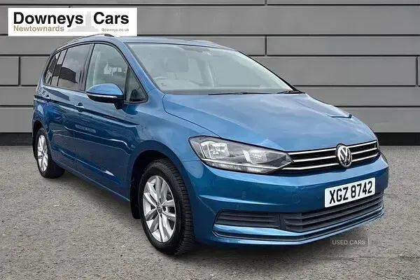 Used VW Touran SE 110 HP (80 kW) 2017 Blue MPV