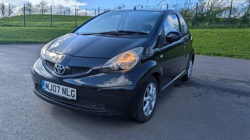 Begagnad Toyota Aygo 2007 Svart Halvkombi