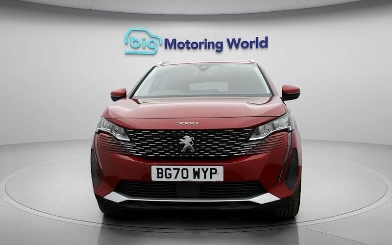 Used Peugeot 3008 Allure Premium 131 HP (96 kW) 2021 Red SUV
