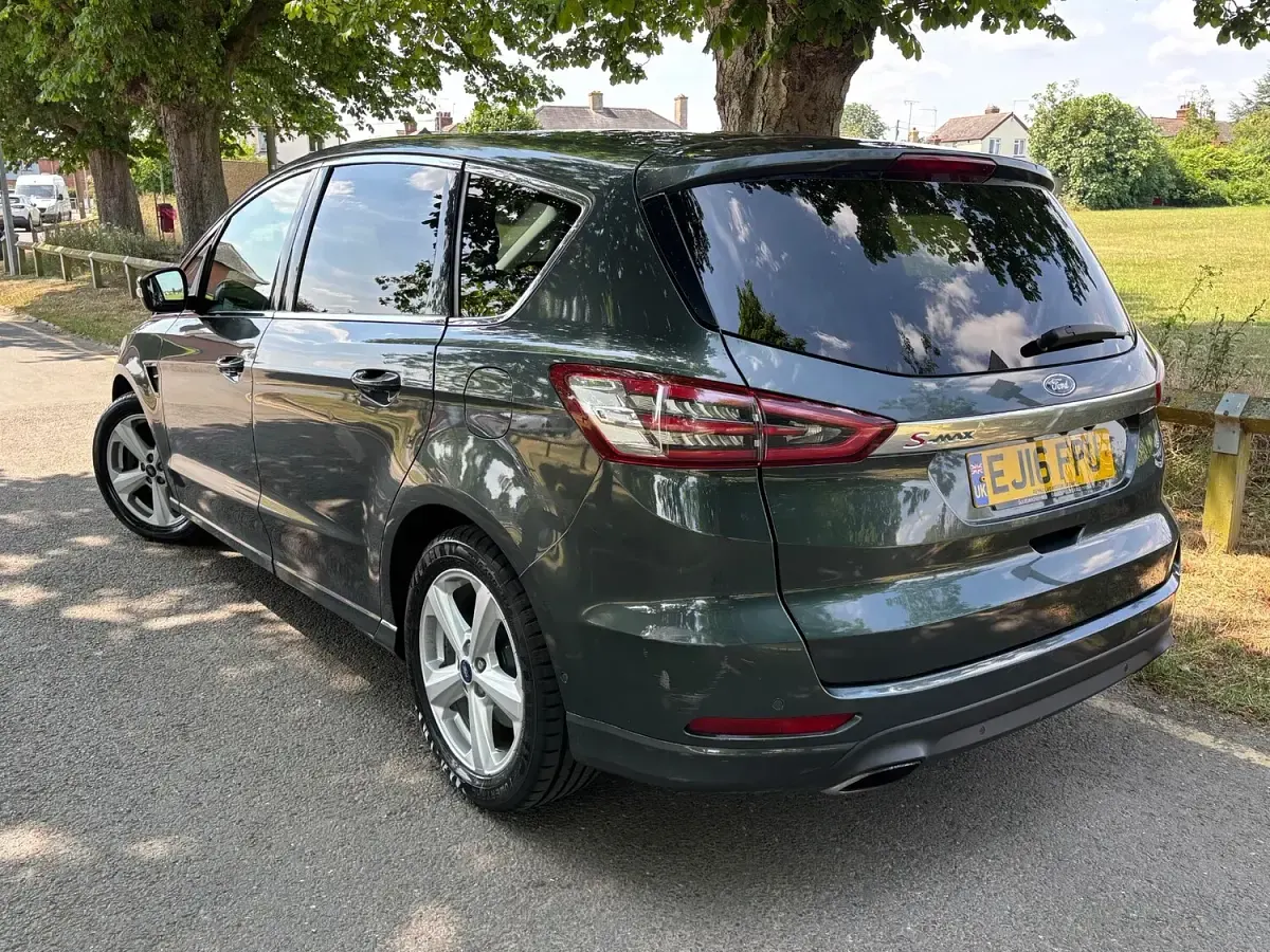 Used Ford S-MAX Titanium 2016 Green MPV